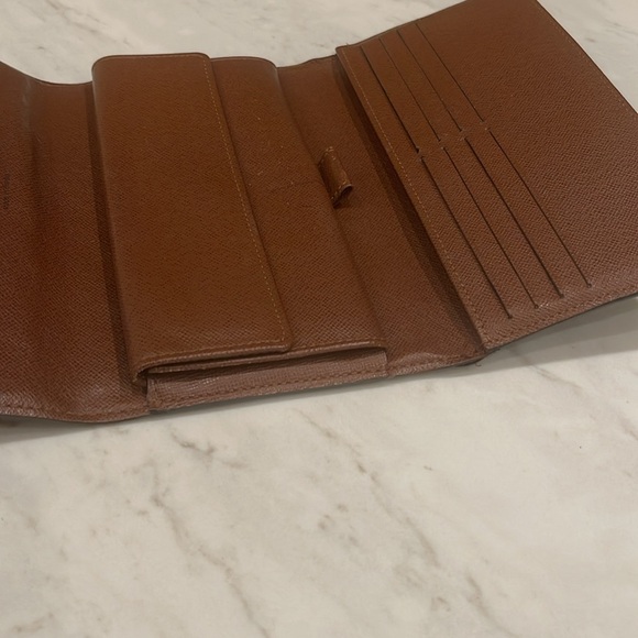 Louis Vuitton Monogram Wallet - Picture 16 of 16